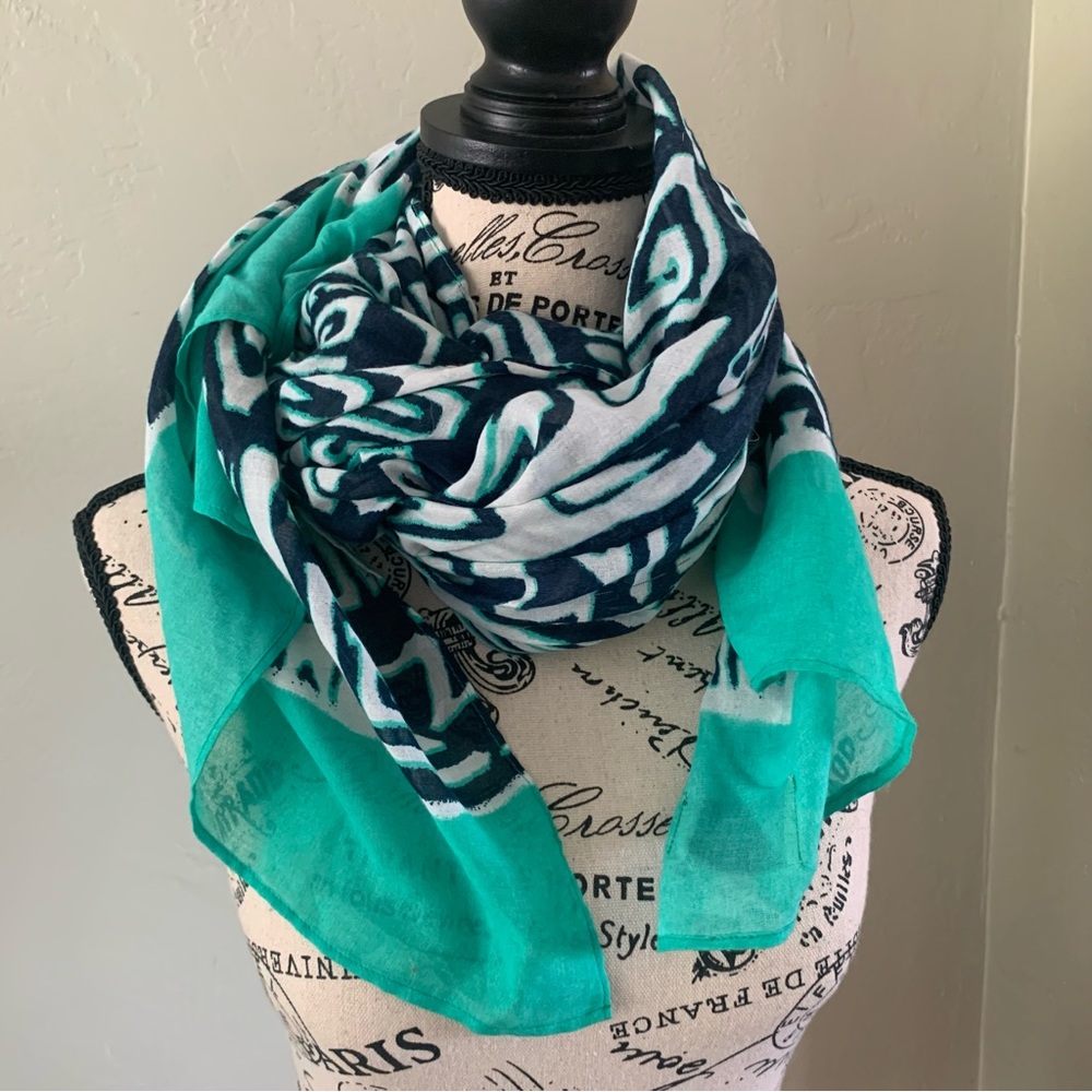 Hollister large printed scarf/wrap